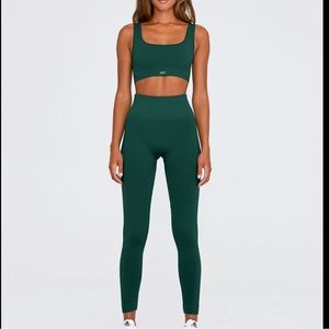 SET ACTIVE SculptFlex Leggings in Mojito (size Small)